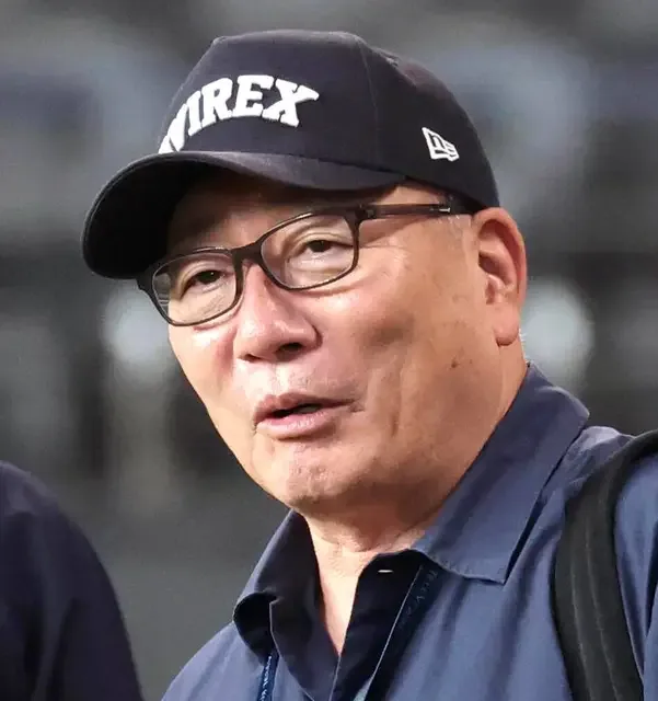 Hayato Kozono Sent to the Minors After Series of Defensive Mistakes as Takagi Yutaka Questions Carp's Handling of the Star Infielder