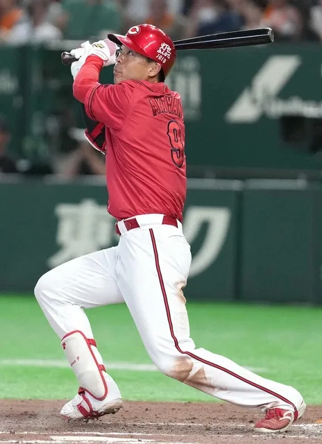 Shogo Akiyama Shows His Veteran Value as Carp Avoid Sweep with 3–2 Win Over Giants