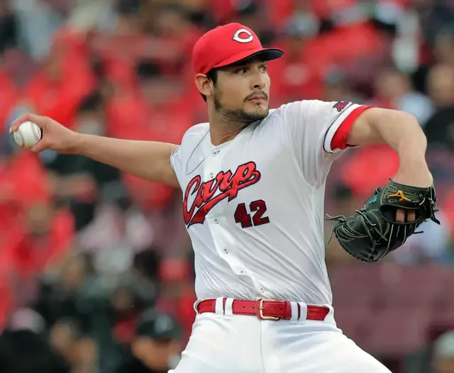 Freddy Tarnok Hits a Blazing 161 km/h as Hiroshima Reliever Continues His Resurgence