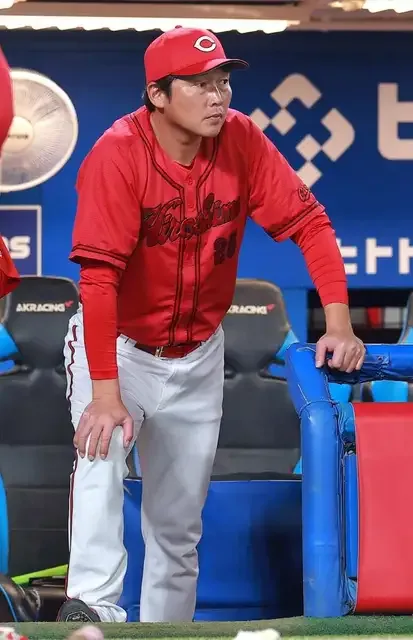 Carp's Title Hopes End for Eighth Straight Year as Losing Season Is Also Confirmed