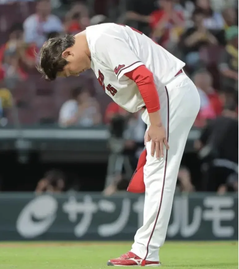 Takahiro Arai Vows the Carp Will Be “Reborn” Next Season After Turbulent Year