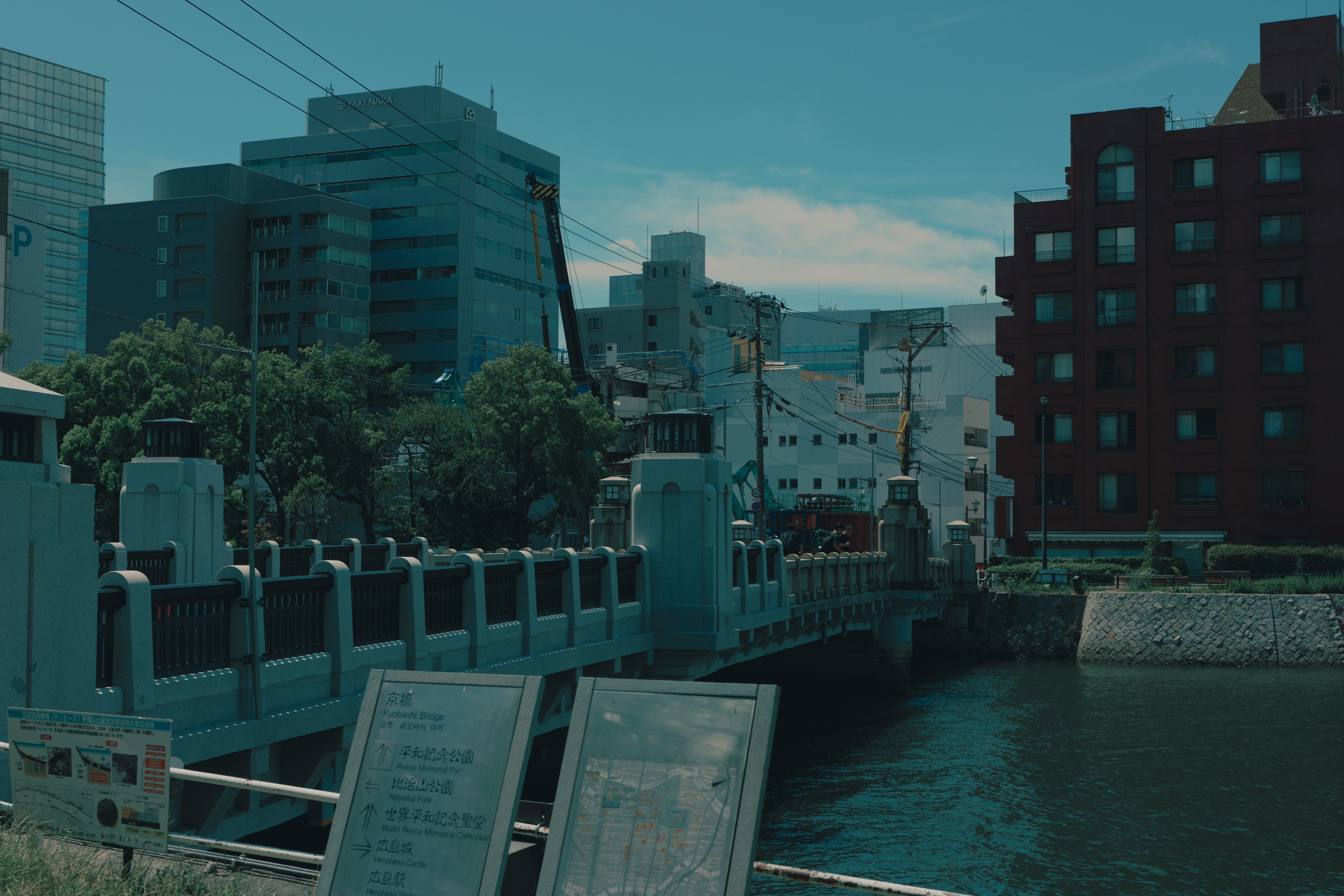 半分新品ってのも面白いね

It's interesting that it's half-new.